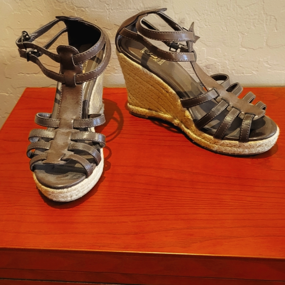 Decree Brown Sandles
